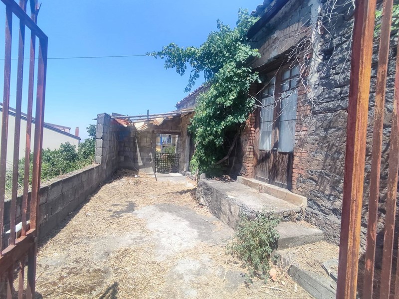Casa Indipendente in Vendita a Belpasso, 98'000&euro;, 84 m²