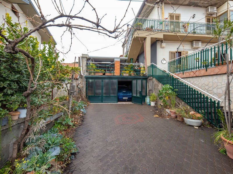 Appartamento in Vendita a Nicolosi, 119'000&euro;, 151 m²