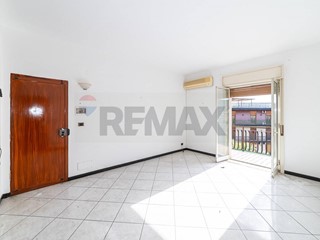 Trilocale in Vendita a Aci Catena, 85'000&euro;, 98 m²