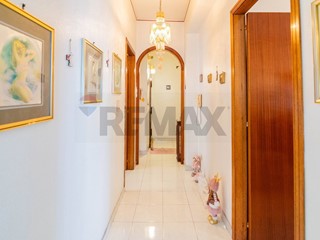 Monolocale in Vendita a Aci Catena, 70'000&euro;, 83 m²