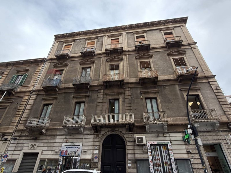 Appartamento in Vendita a Catania, 418'000&euro;, 250 m²