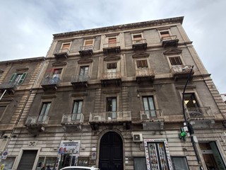 Appartamento in Vendita a Catania, 418'000&euro;, 250 m²