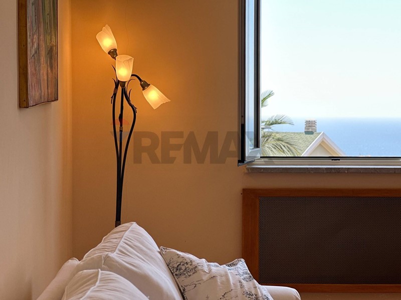 Appartamento in Vendita a Furci Siculo, 180'000&euro;, 145 m²