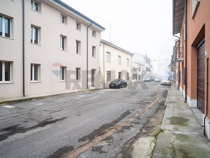 Quadrilocale in Vendita a Viadana, 260'000&euro;, 130 m²