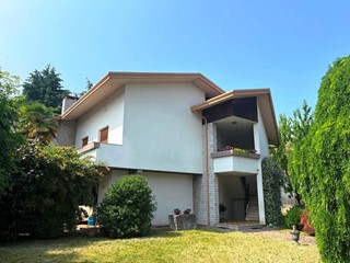 Casa Indipendente in Vendita a Aviano, 420'000&euro;, 473 m²
