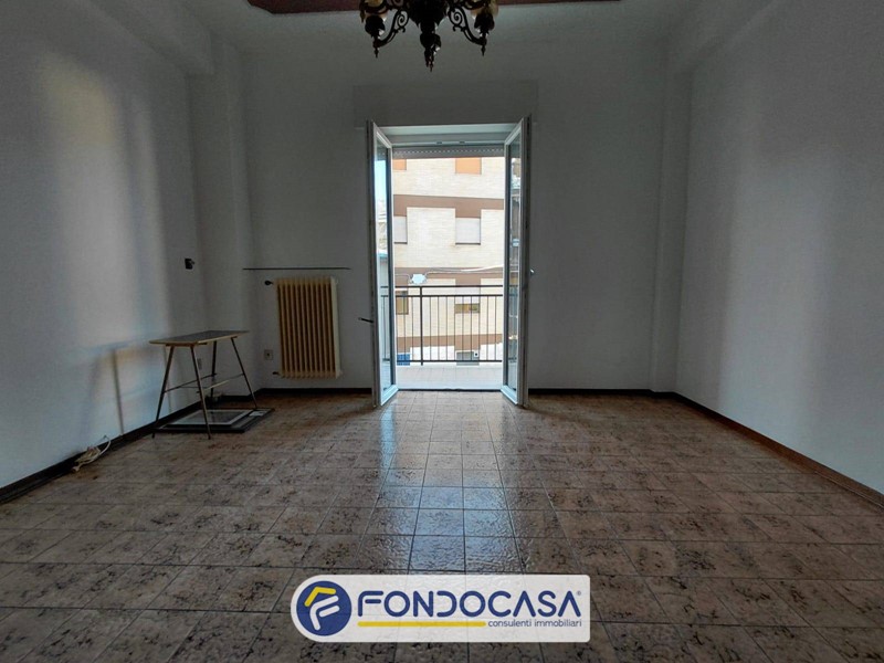 Trilocale in Vendita a Roccafluvione, 90'000&euro;, 126 m²