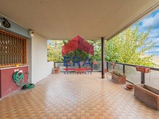 Appartamento in Vendita a Roma, 510'000&euro;, 177 m²