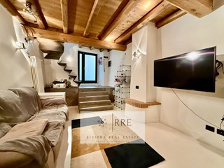 Casa Indipendente in Vendita a Toirano, 250'000&euro;, 99 m²