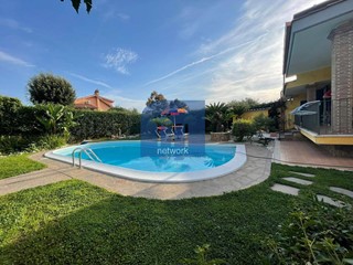 Casa Semi Indipendente in Vendita a Ardea, 329'000&euro;, 180 m²