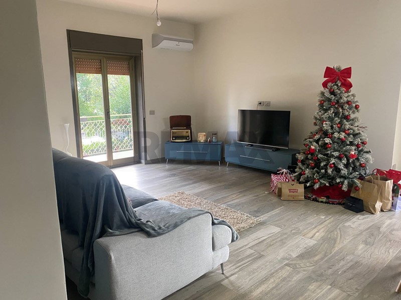 Quadrilocale in Vendita a Catania, 150'000&euro;, 143 m²