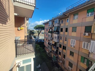 Trilocale in Vendita a Napoli, 155'000&euro;, 90 m²