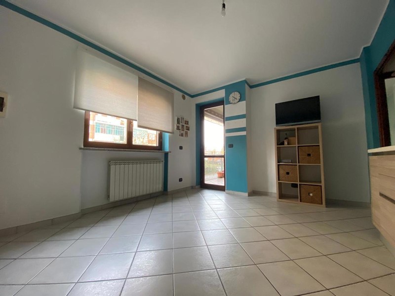 Trilocale in Vendita a Beinasco, 169'000&euro;, 70 m², con Box