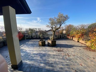 Attico in Vendita a Parabiago, 315'000&euro;, 160 m², con Box