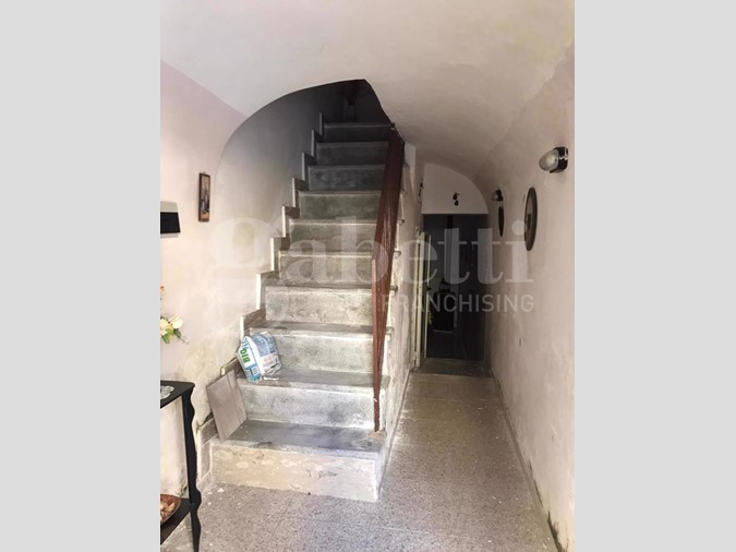 Quadrilocale in Vendita a Sessa Aurunca, 25'000&euro;, 100 m²