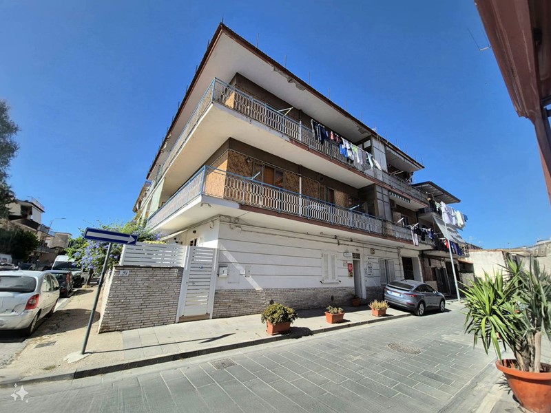 Trilocale in Vendita a Caivano, 79'000&euro;, 70 m²