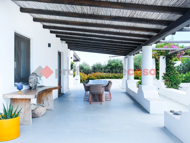 Villa in Vendita a Lipari, 620'000&euro;, 250 m², con Box