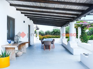 Villa in Vendita a Lipari, 620'000&euro;, 250 m², con Box