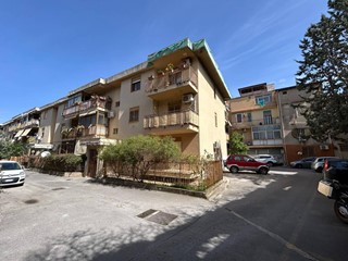 Trilocale in Vendita a Palermo, 129'000&euro;, 98 m²