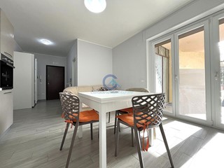 Trilocale in Vendita a Catanzaro, zona Catanzaro Lido, 255'000&euro;, 90 m², arredato