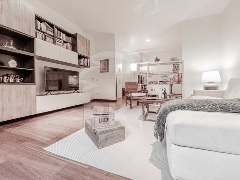 Trilocale in Affitto a Bologna, zona Centro Storico, 1'200&euro;, 100 m²