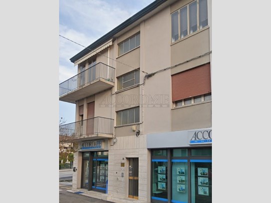 Ufficio in Affitto a Padova, 800&euro;, 90 m²