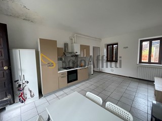 Bilocale in Affitto a Novara, 450&euro;, 65 m², arredato