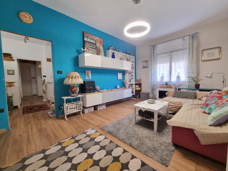 Appartamento in Vendita a Genova, zona Sampierdarena, 65'000&euro;, 58 m²