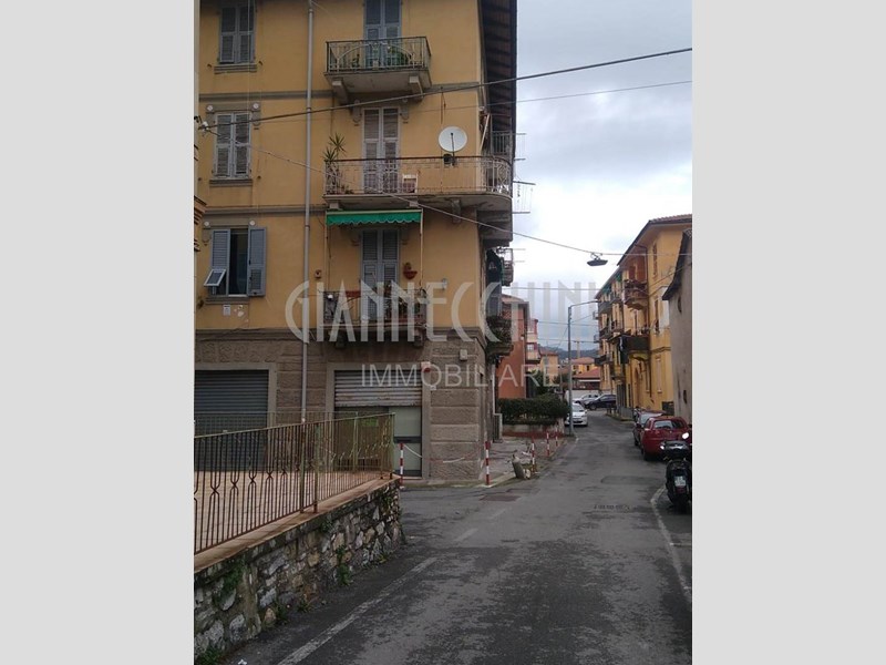 Immobile commerciale in Vendita a La Spezia, zona Canaletto, 100'000&euro;, 160 m²