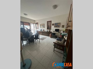 Appartamento in Vendita a Palermo, 120'000&euro;, 144 m²