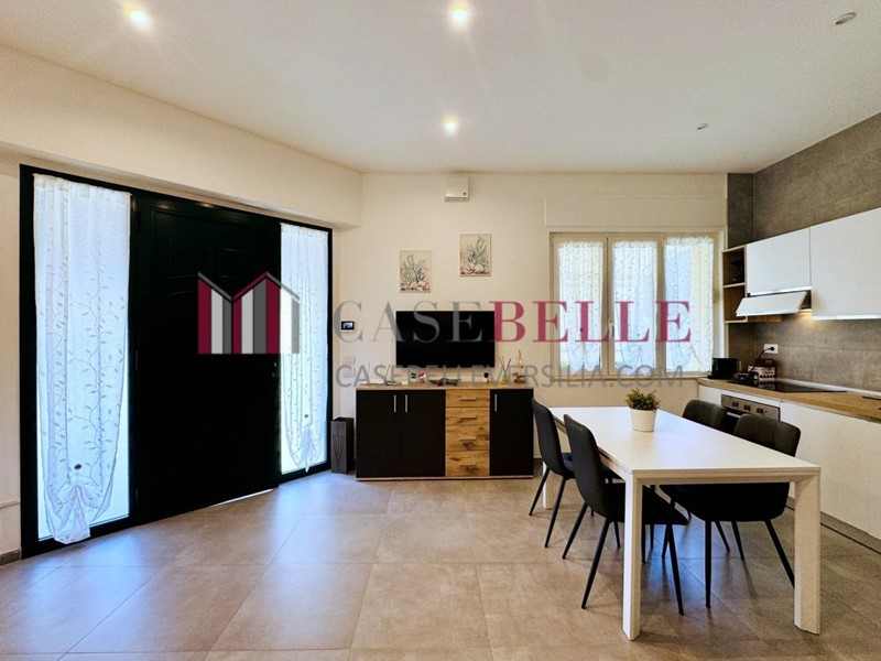 Trilocale in Affitto a Pietrasanta, zona Marina di Pietrasanta, 5'800&euro;, 70 m², arredato