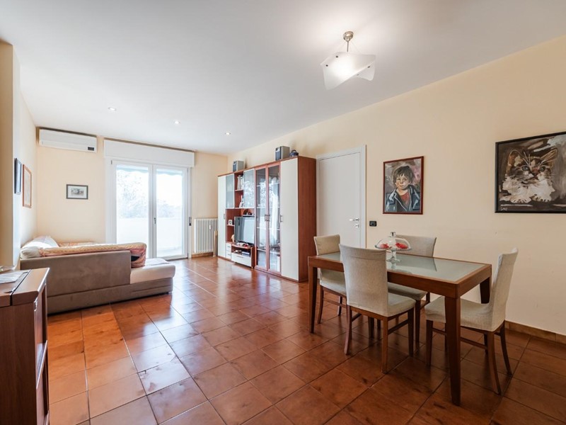 Appartamento in Vendita a Reggio Emilia, zona Ospizio, 260'000&euro;, 143 m², con Box