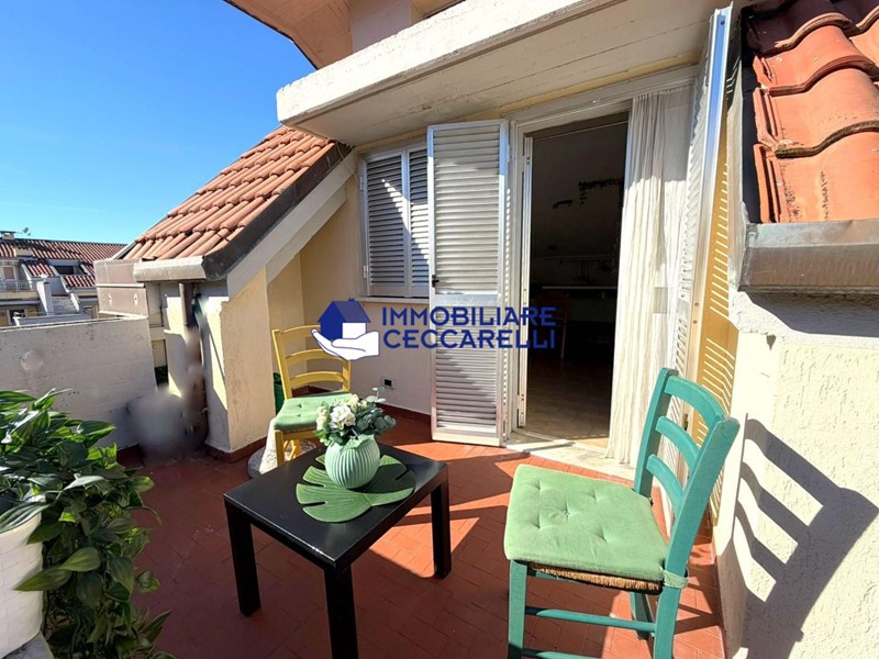 Attico in Vendita a Massa, zona Marina di Massa, 235'000&euro;, 80 m², arredato