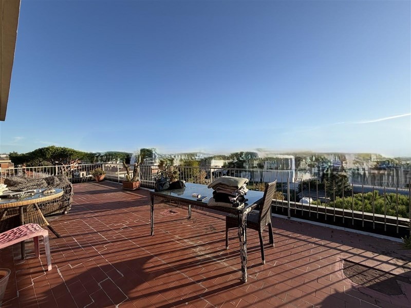 Attico in Vendita a Massa, zona Ronchi, 420'000&euro;, 85 m²