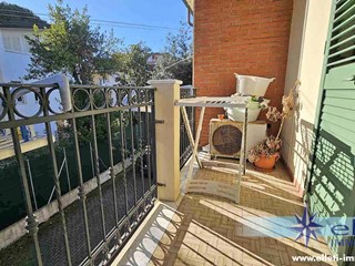 Quadrilocale in Vendita a Massa, zona Ronchi, 298'000&euro;, 100 m²