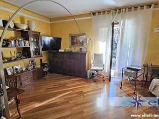 Quadrilocale in Vendita a Massa, zona Ronchi, 298'000&euro;, 100 m²
