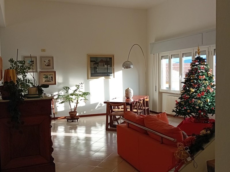 Appartamento in Vendita a Pisa, 495'000&euro;, 163 m², con Box