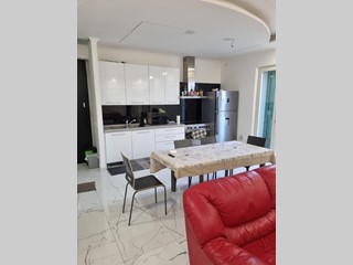 Villa bifamiliare in Affitto a Santo Stefano di Magra, 1'500&euro;, 120 m², arredato