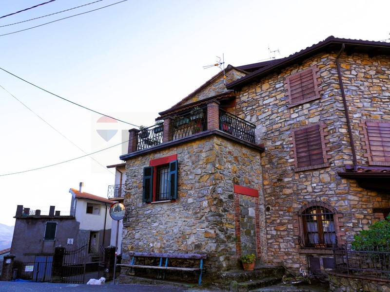 Rustico in Vendita a Fivizzano, 120'000&euro;, 163 m²