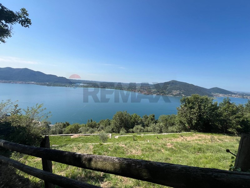 Terreno agricolo in Vendita a Predore, 145'000&euro;, 11000 m²