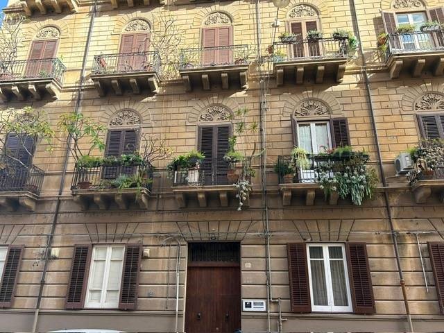Appartamento in Vendita a Palermo, 370'000&euro;, 160 m²