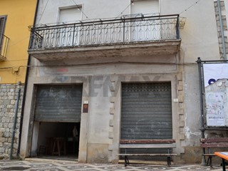 Appartamento in Vendita a Paupisi, 79'000&euro;, 248 m²