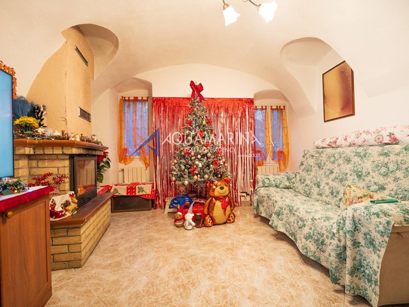 Trilocale in Vendita a Bordighera, 129'000&euro;, 87 m²