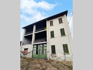 Rustico in Vendita a Trezzano Rosa, 139'000&euro;, 650 m²