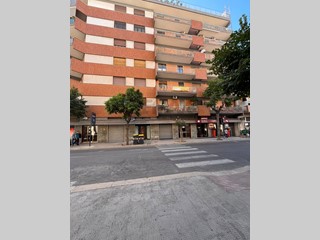 Quadrilocale in Vendita a Trani, 189'000&euro;, 159 m²