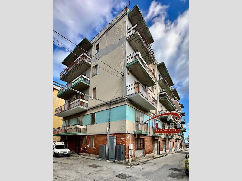 Appartamento in Vendita a Siracusa, 85'000&euro;, 110 m²