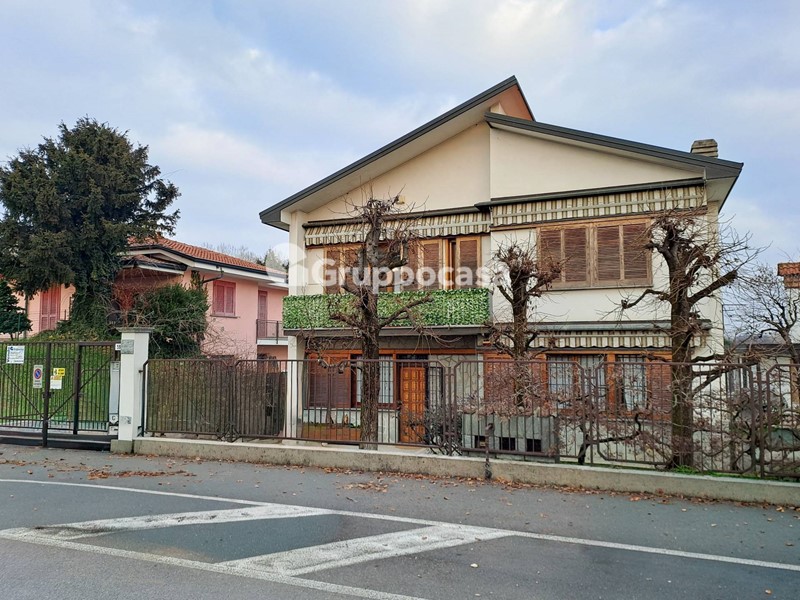Trilocale in Vendita a Bareggio, 285'000&euro;, 125 m²