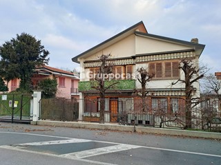 Trilocale in Vendita a Bareggio, 285'000&euro;, 125 m²