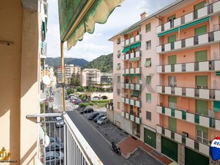 Appartamento in Vendita a Genova, 99'000&euro;, 80 m²