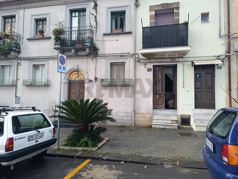 Appartamento in Vendita a Caltagirone, 97'000&euro;, 222 m²