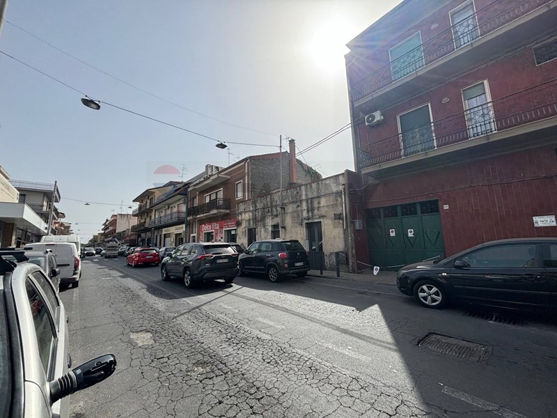 Appartamento in Vendita a Belpasso, 119'000&euro;, 180 m²